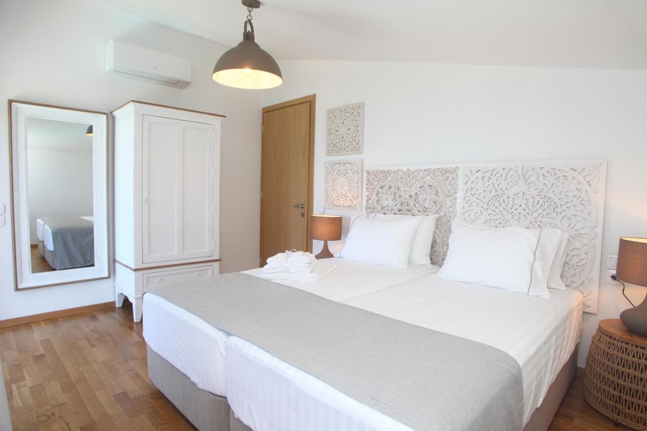 Capro - Milos Bay Villas อาโยส นิกีตัส ภายนอก รูปภาพ