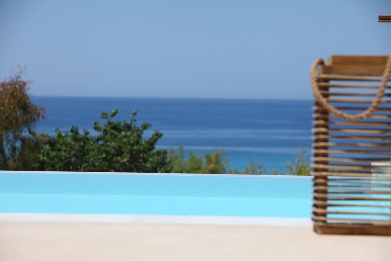 Capro - Milos Bay Villas อาโยส นิกีตัส ภายนอก รูปภาพ
