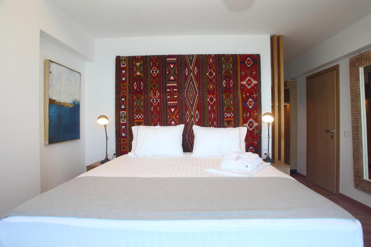 Capro - Milos Bay Villas อาโยส นิกีตัส ภายนอก รูปภาพ